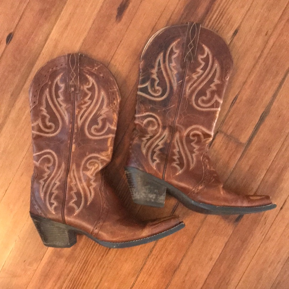 Womens boots size 8